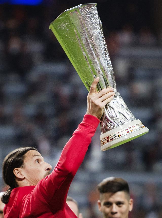 爱游戏官方网站-关于窗口期阿贾克斯调整名单以备欧冠，战术微调环节打磨，话题不断，医务组通报恢复的信息