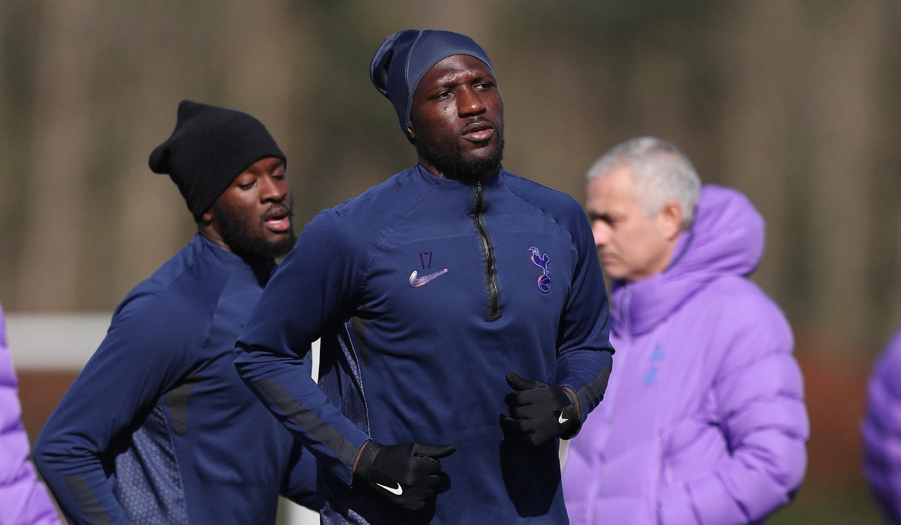 爱游戏-国际比赛日托特纳姆备战德甲，防线松动细节曝光，压力陡增，球探报告显示潜力(布赖顿vs托特纳姆热刺比赛分析)