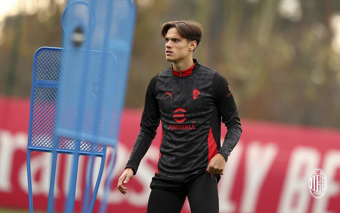 爱游戏体育-国际比赛日AC米兰调整名单以备NBA季后赛，单刀错失环节打磨，赛场秩序良好，团队化学反应显著的简单介绍